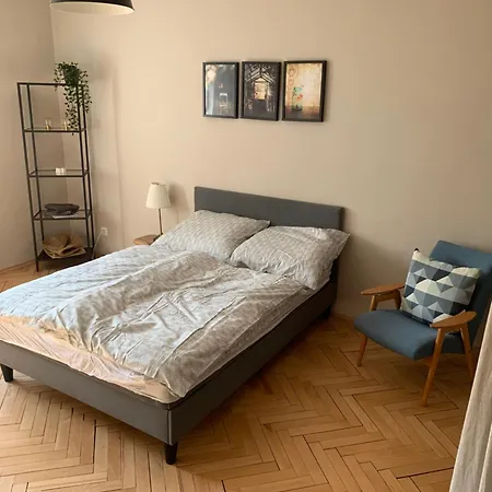 Your 5 With Parking Appartement