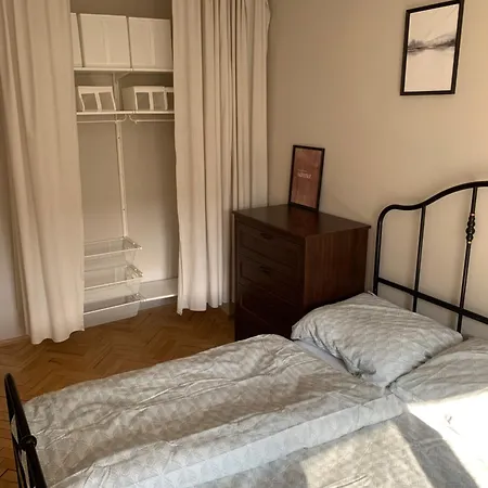 Your 5 With Parking Appartement