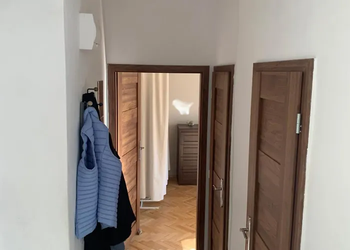 Your 5 With Parking Appartement *