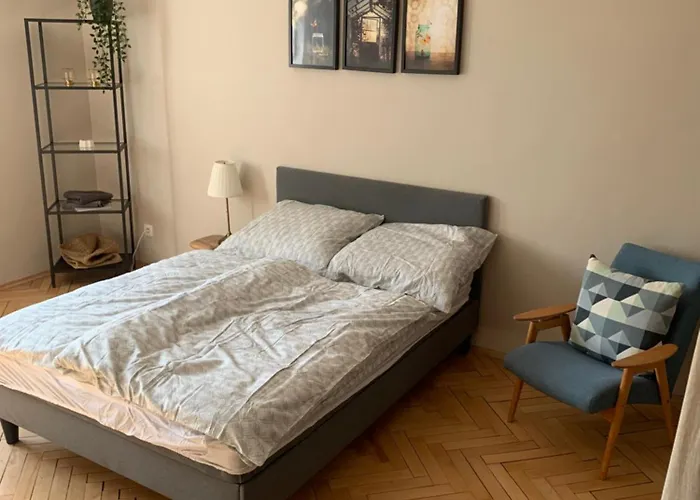 Your 5 With Parking Appartement