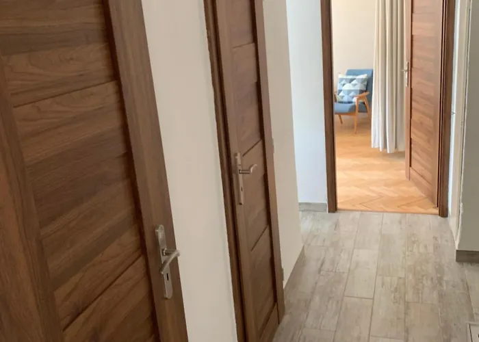 Your 5 With Parking Appartement